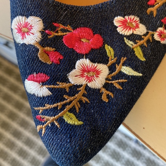 Size 7 1/2 Rampage ankle strap flats - Picture 8 of 8